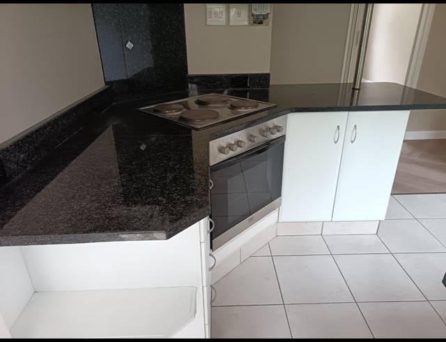 2 BEDROOM MAISONETTE TO LET IN ESSENWOOD